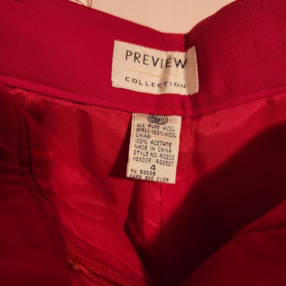 Red Preview Collection, 100% wool shorts. Size 4 - Picture 2 of 9
